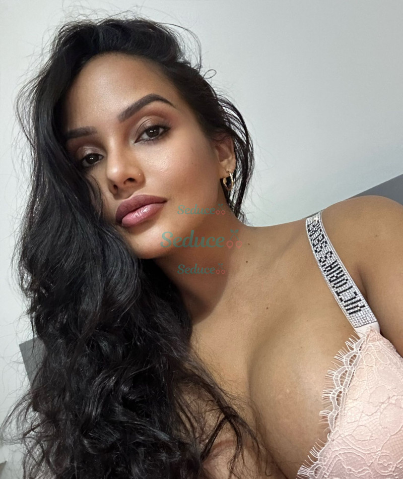 Photo escort girl Raika Alencar: the best escort service