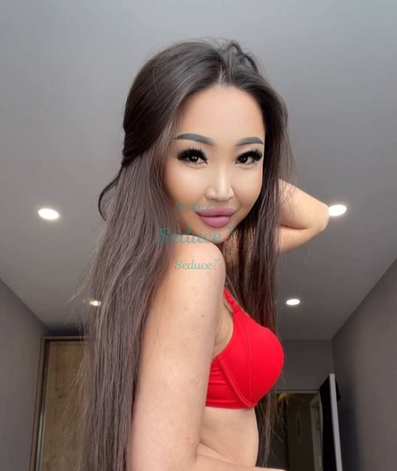 Photo escort girl Arina VIP: the best escort service