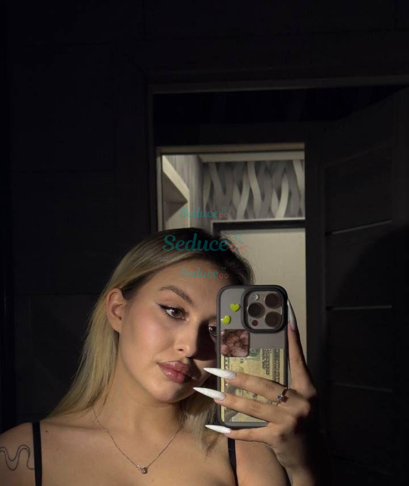 Photo escort girl Mia: the best escort service