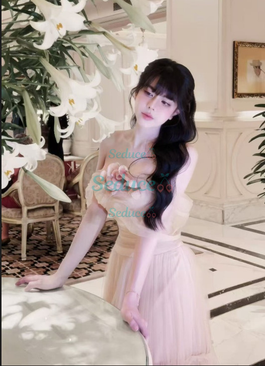Photo escort girl Moji: the best escort service