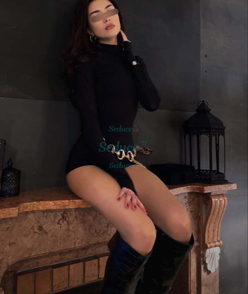 Photo escort girl Ramina: the best escort service