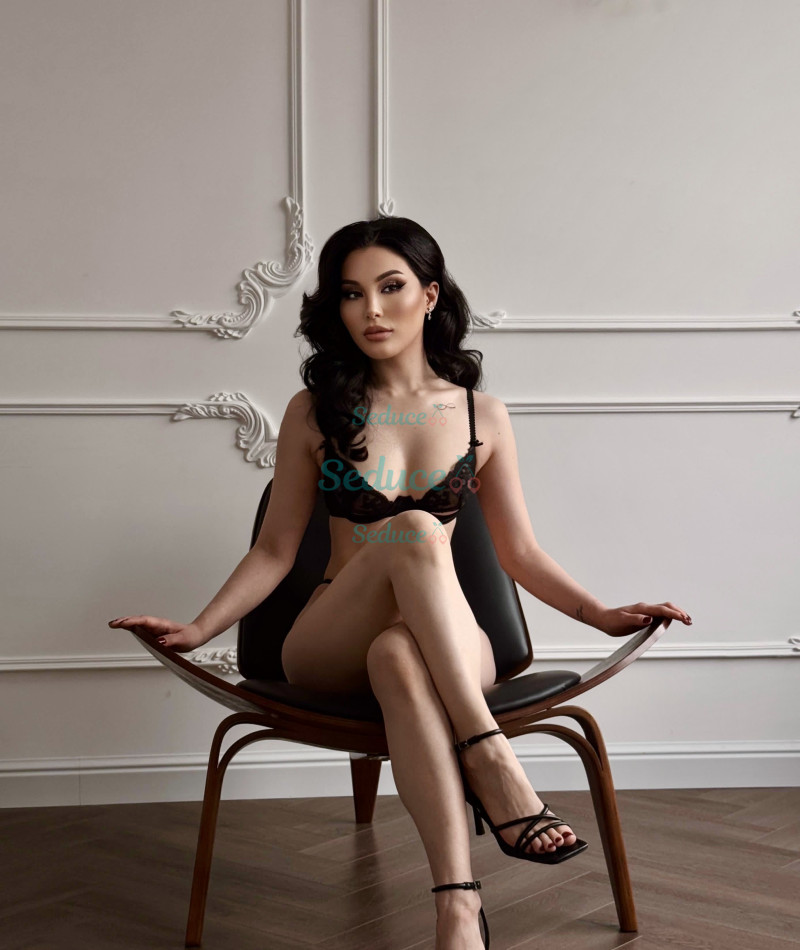 Photo escort girl Lucia : the best escort service