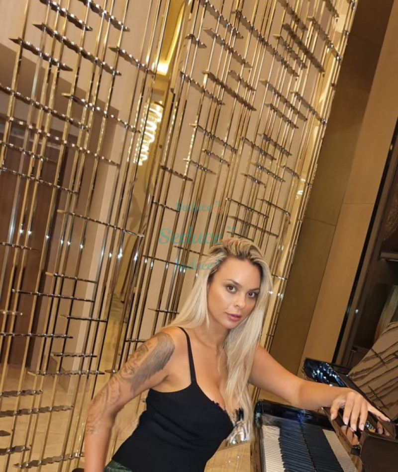 Photo escort girl elra: the best escort service