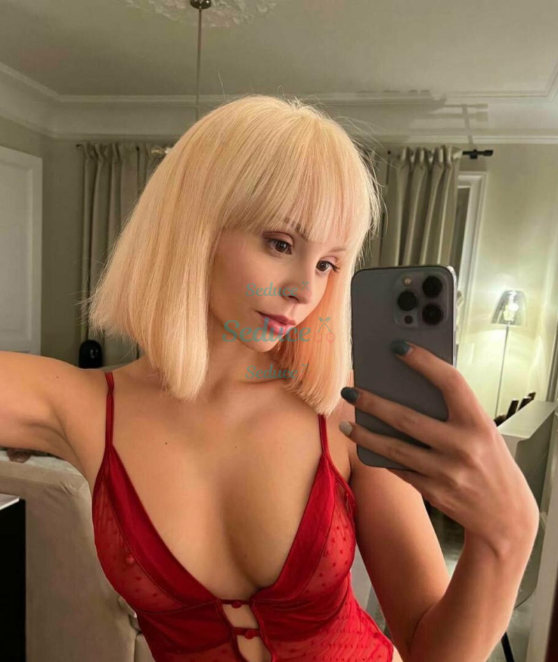 Photo escort girl July: the best escort service