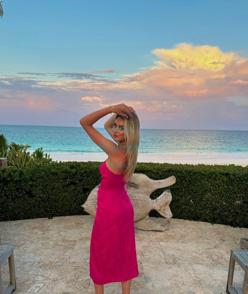 Photo escort girl Santarella: the best escort service