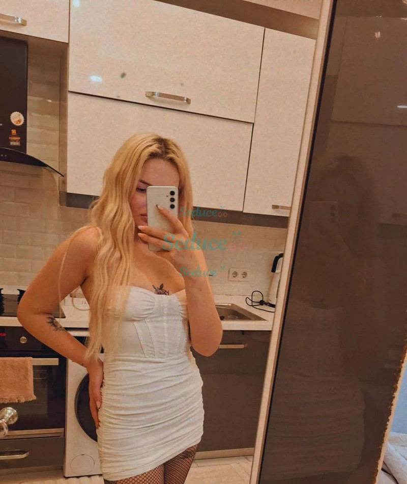 Photo escort girl ESILA: the best escort service