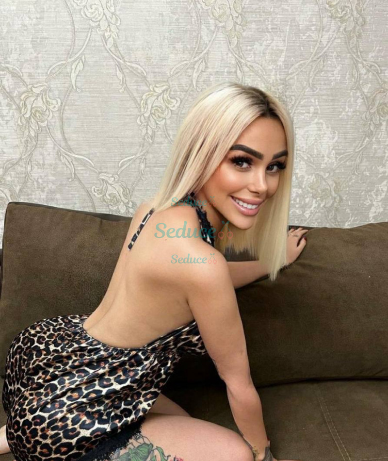Photo escort girl Amina: the best escort service