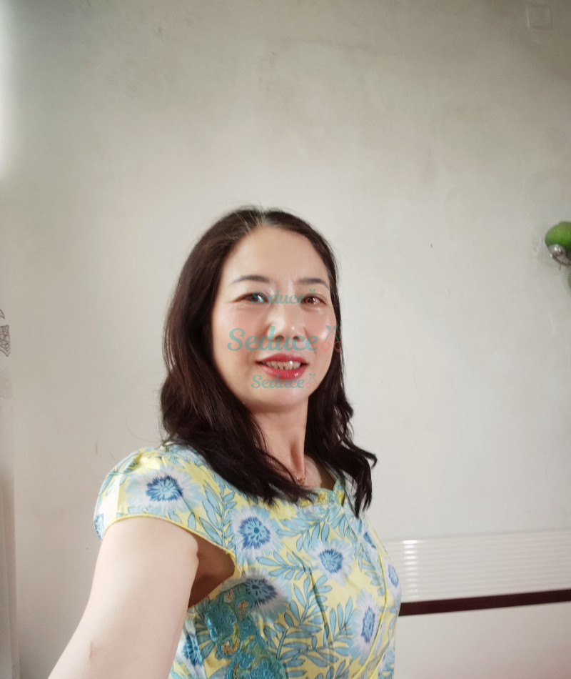 Photo escort girl Nuxia: the best escort service