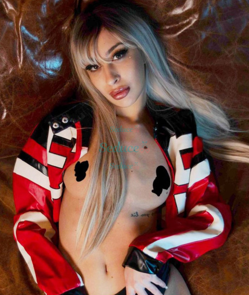 Photo escort girl Renny: the best escort service