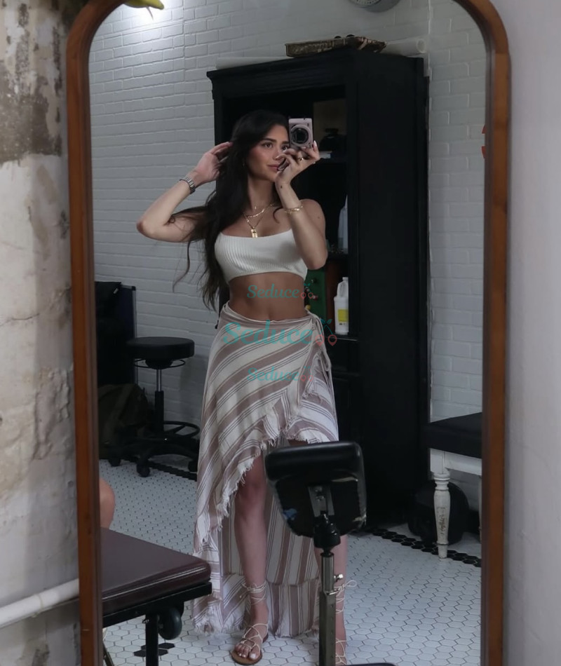 Photo escort girl ALEYNA: the best escort service