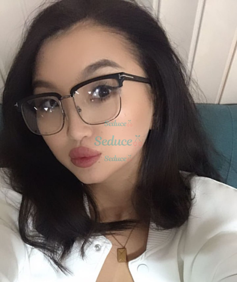 Photo escort girl Lora: the best escort service