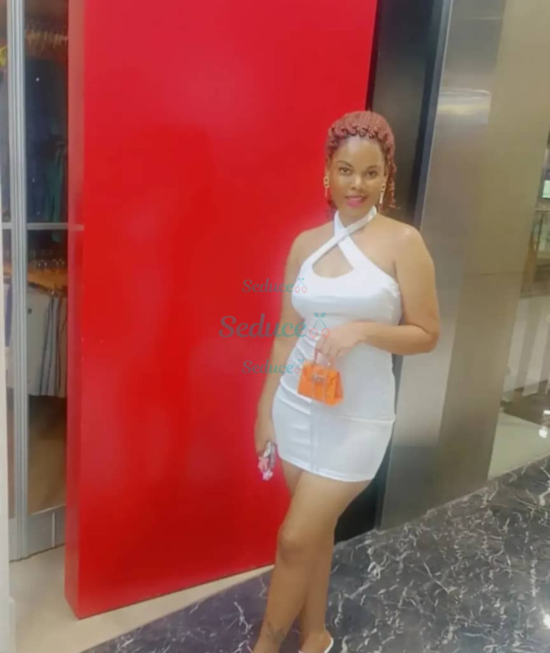 Photo escort girl AGGIE: the best escort service