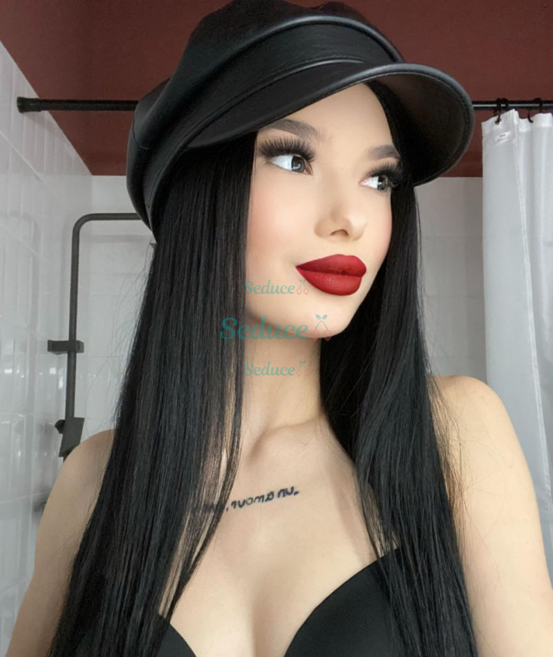Photo escort girl Lora: the best escort service