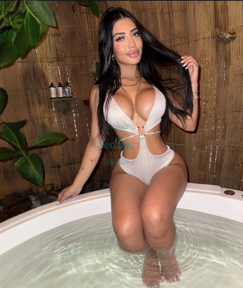 Photo escort girl Joyce: the best escort service