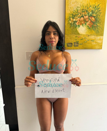 Photo escort girl CAMILA: the best escort service