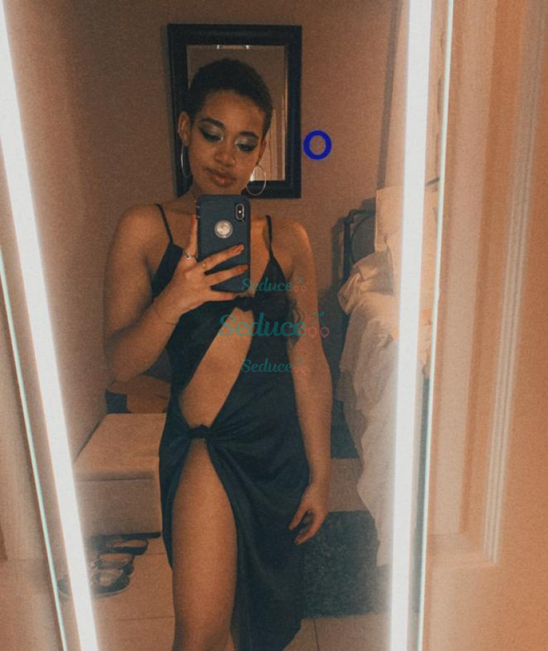 Photo escort girl Simone : the best escort service