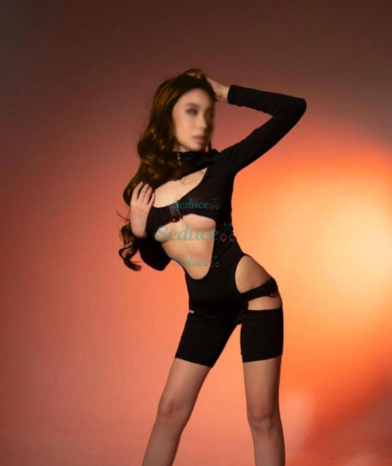Photo escort girl Adel: the best escort service