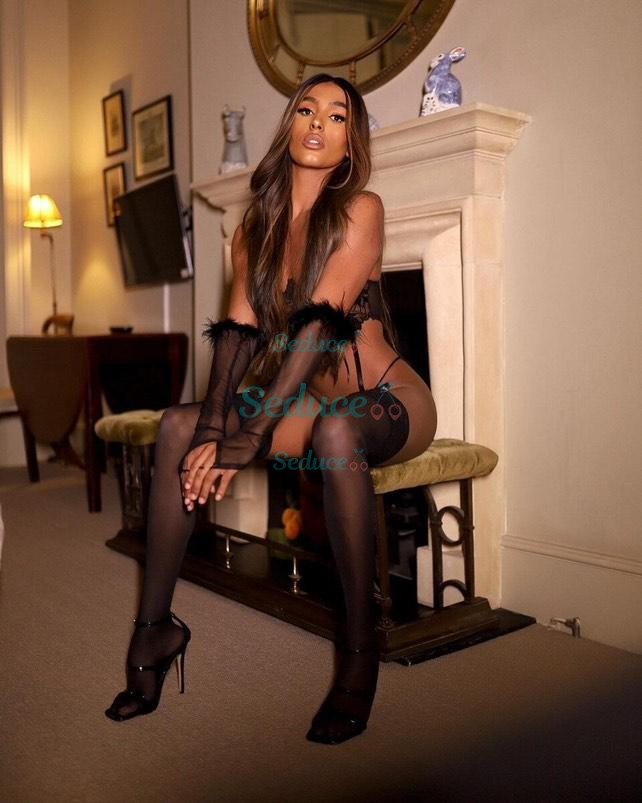 Photo escort girl Beatrix: the best escort service
