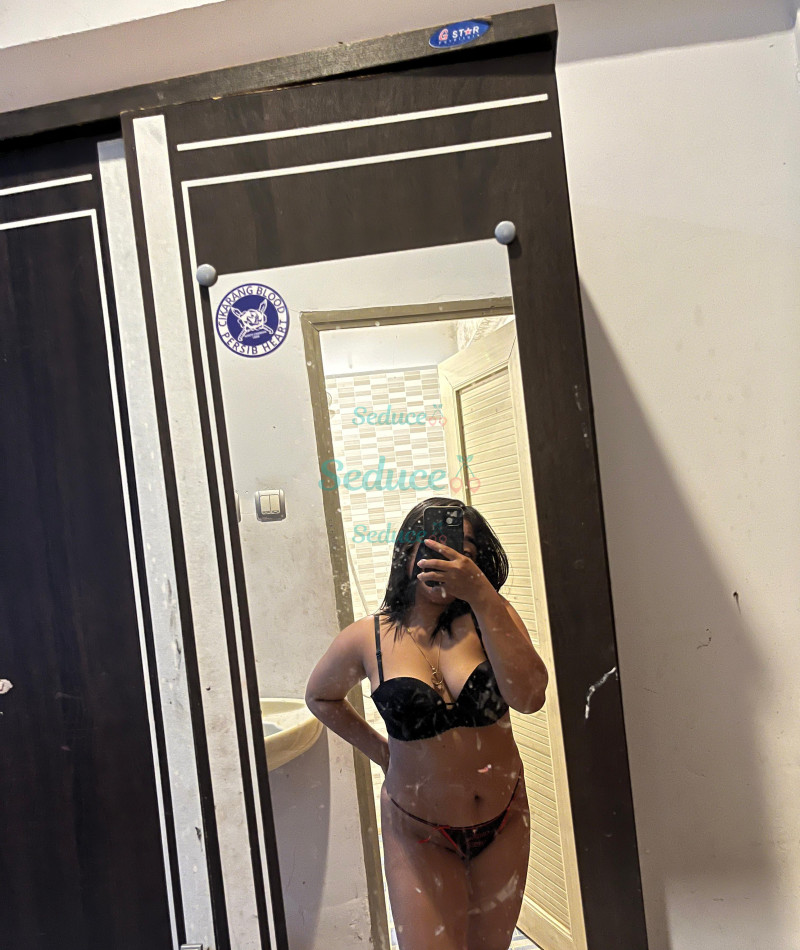 Photo escort girl Arta: the best escort service