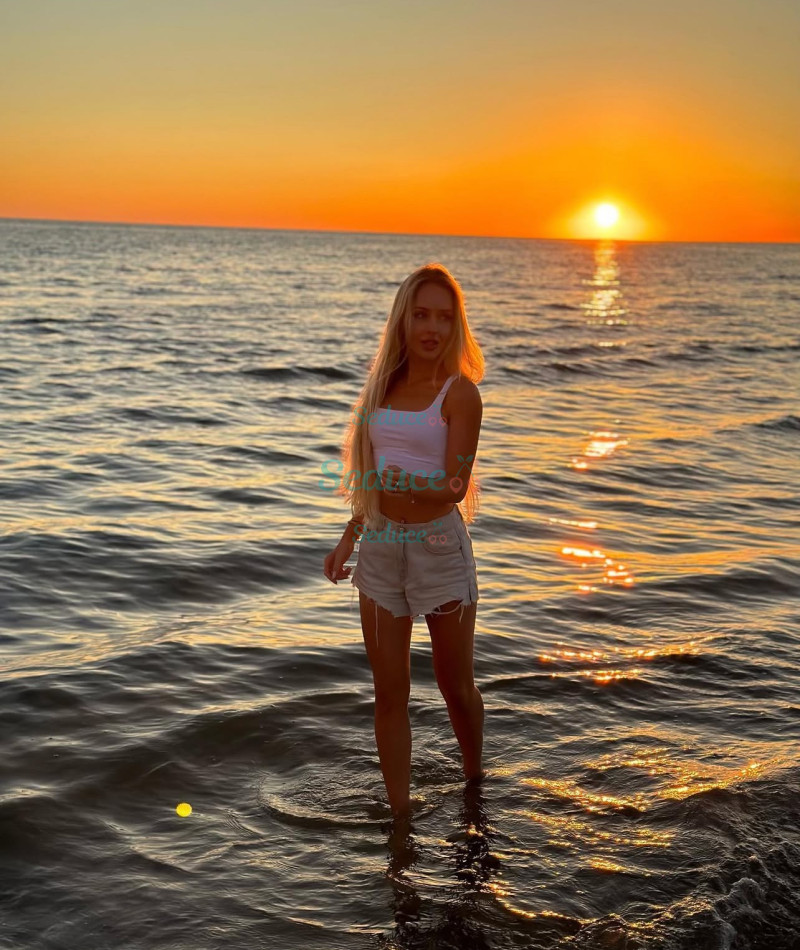 Photo escort girl Karina: the best escort service