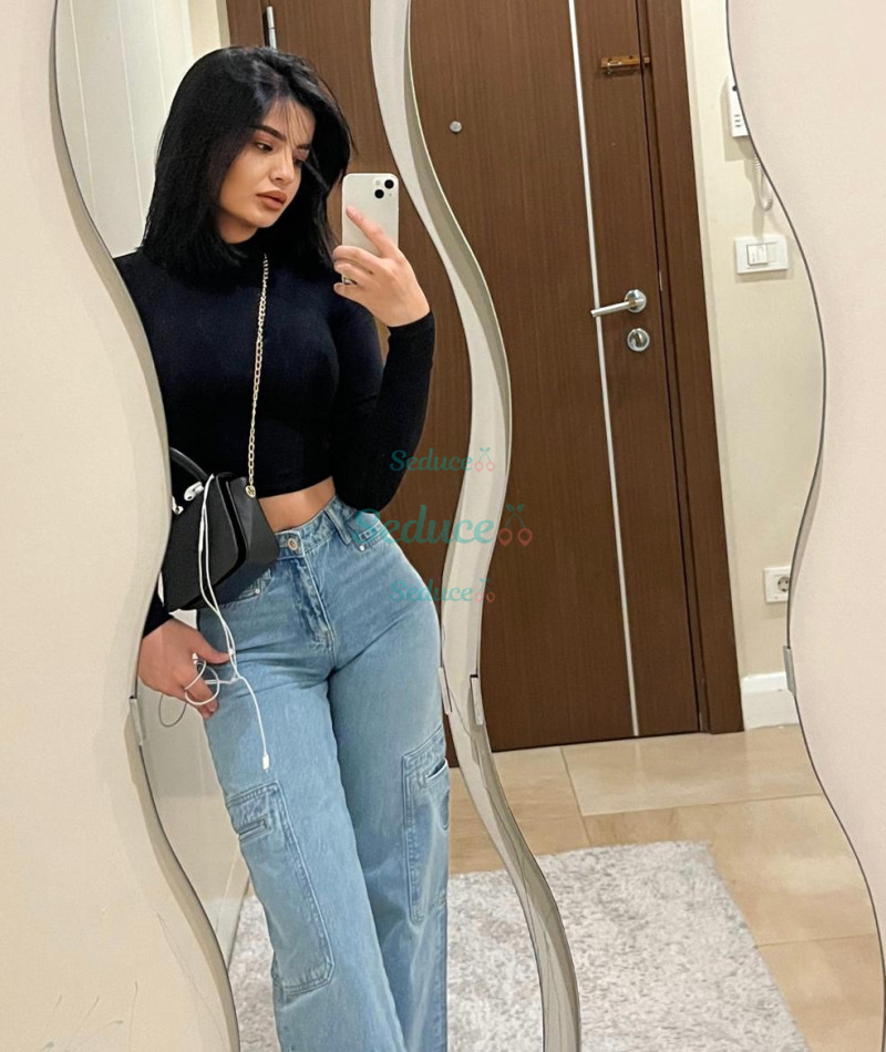 Photo escort girl Lola: the best escort service