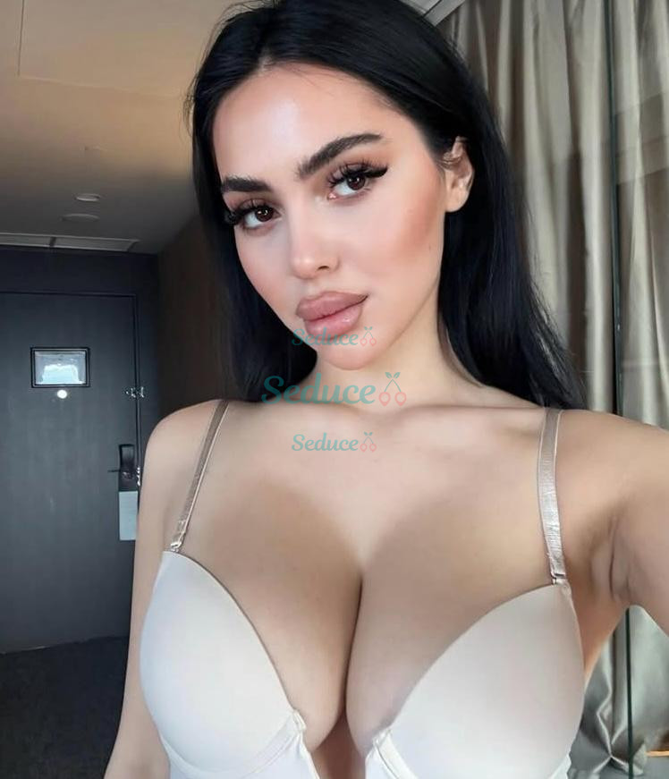 Photo escort girl Vika: the best escort service