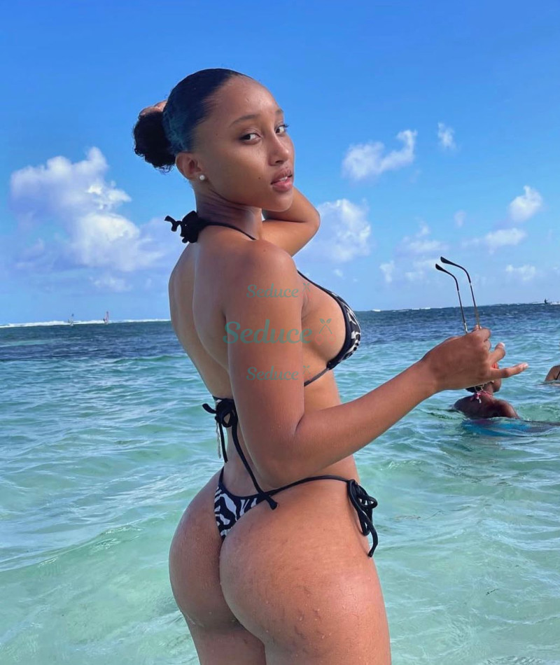Photo escort girl Ariana : the best escort service