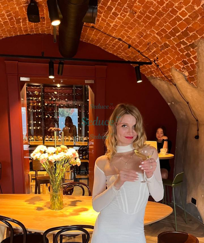 Photo escort girl Elena: the best escort service