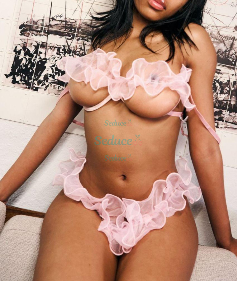 Photo escort girl Emily: the best escort service