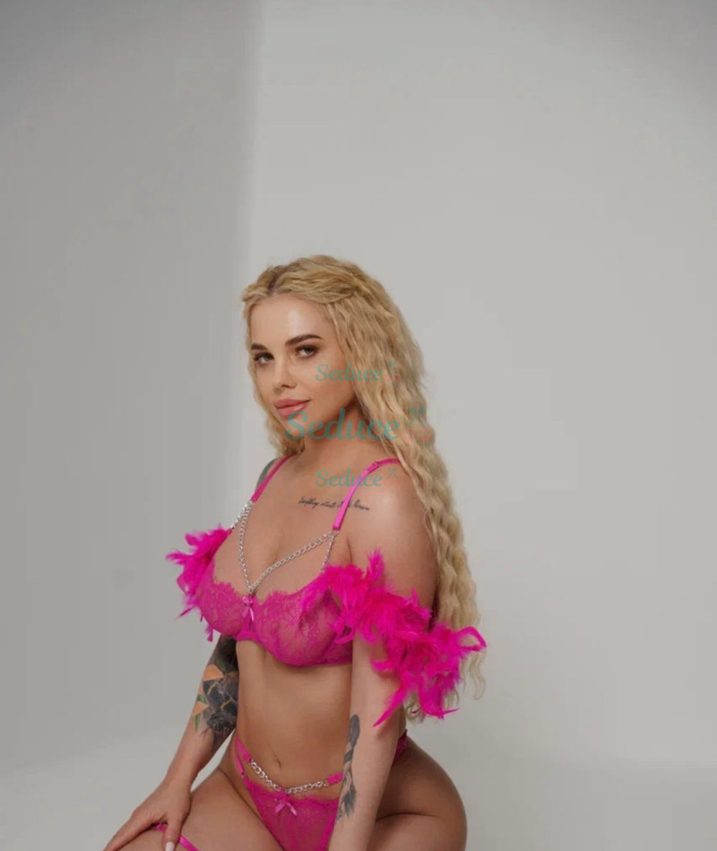 Photo escort girl Alena: the best escort service
