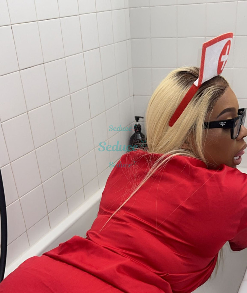 Photo escort girl NAOMI LUX: the best escort service