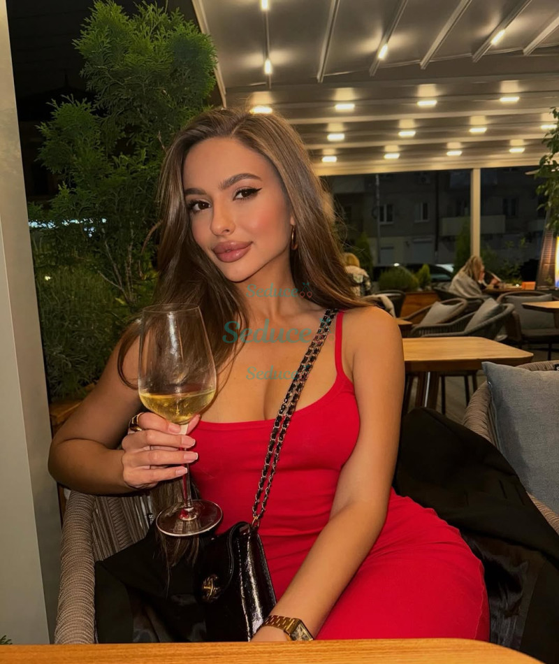 Photo escort girl Emma: the best escort service