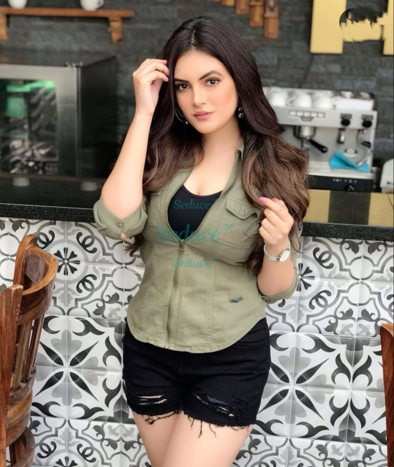 Photo escort girl model Pooja : the best escort service