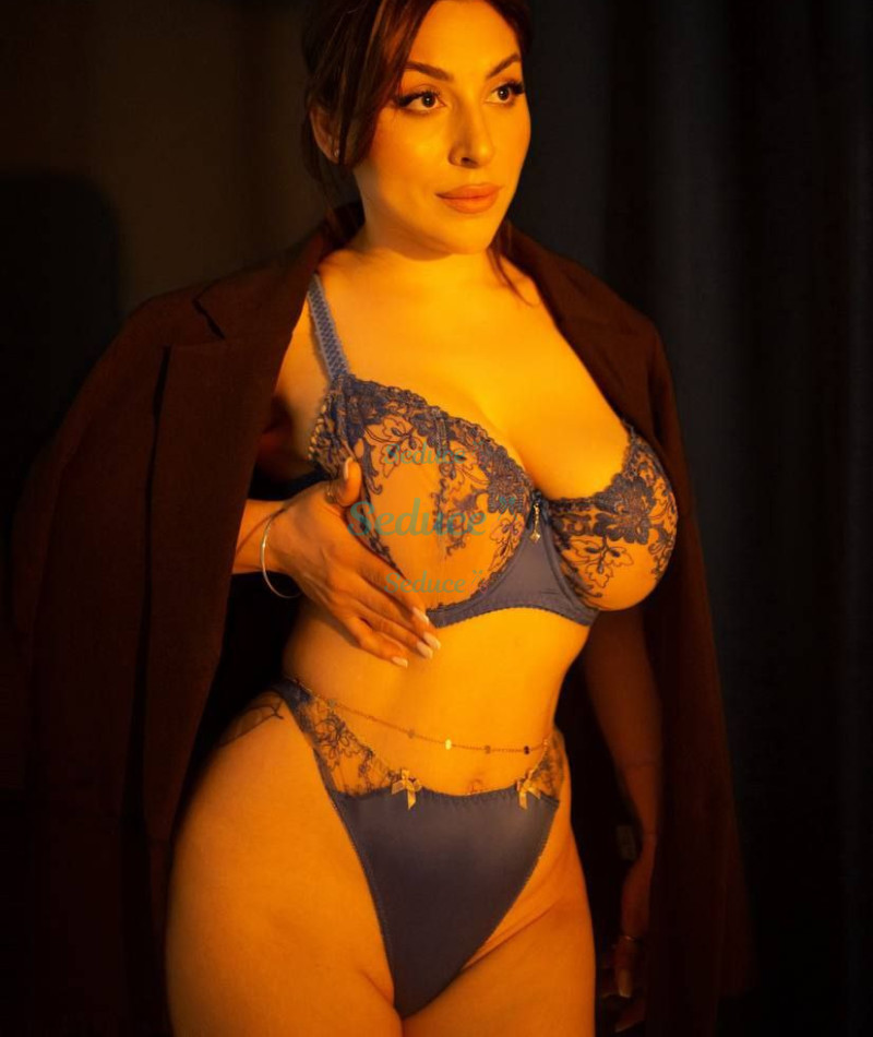 Photo escort girl Elly: the best escort service
