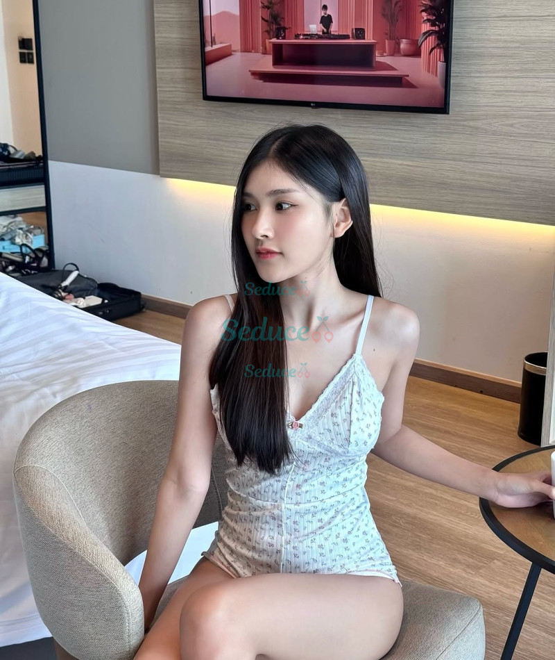 Photo escort girl Naoraa: the best escort service