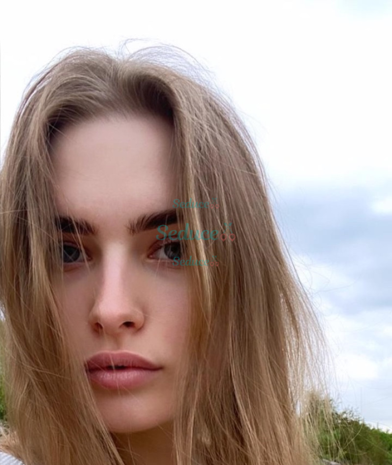 Photo escort girl MELL LUX: the best escort service