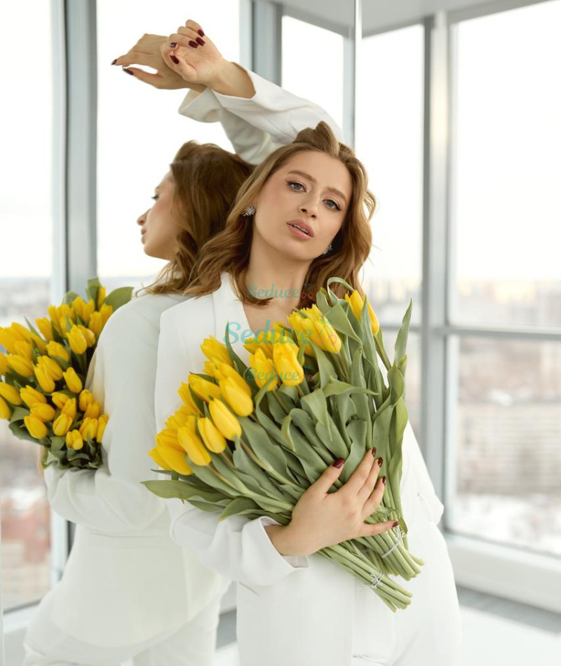 Photo escort girl Bella: the best escort service