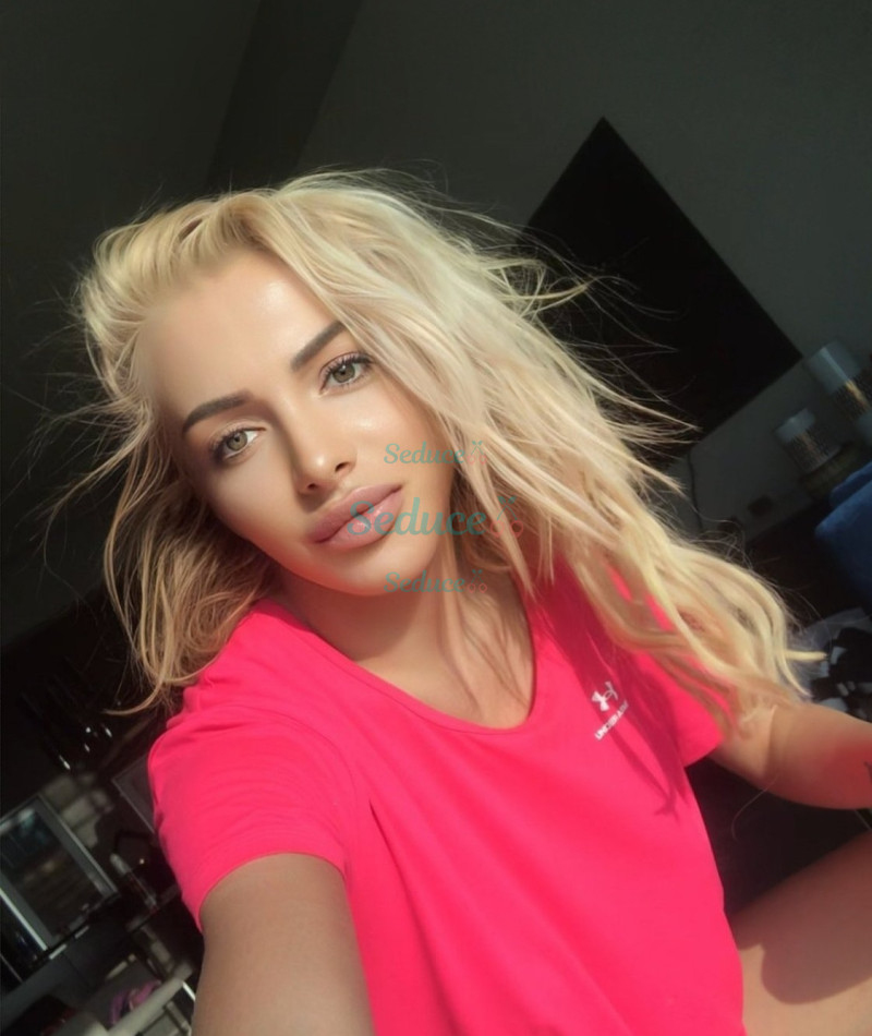 Photo escort girl Lola: the best escort service