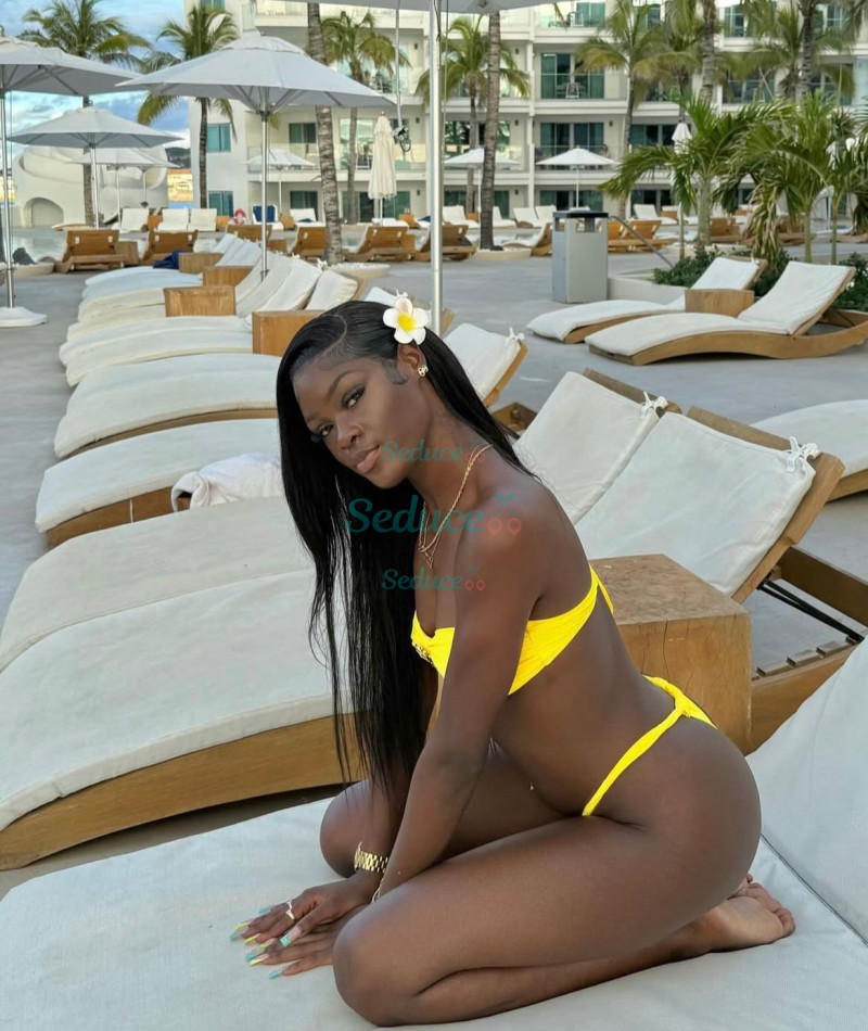 Photo escort girl Perry: the best escort service