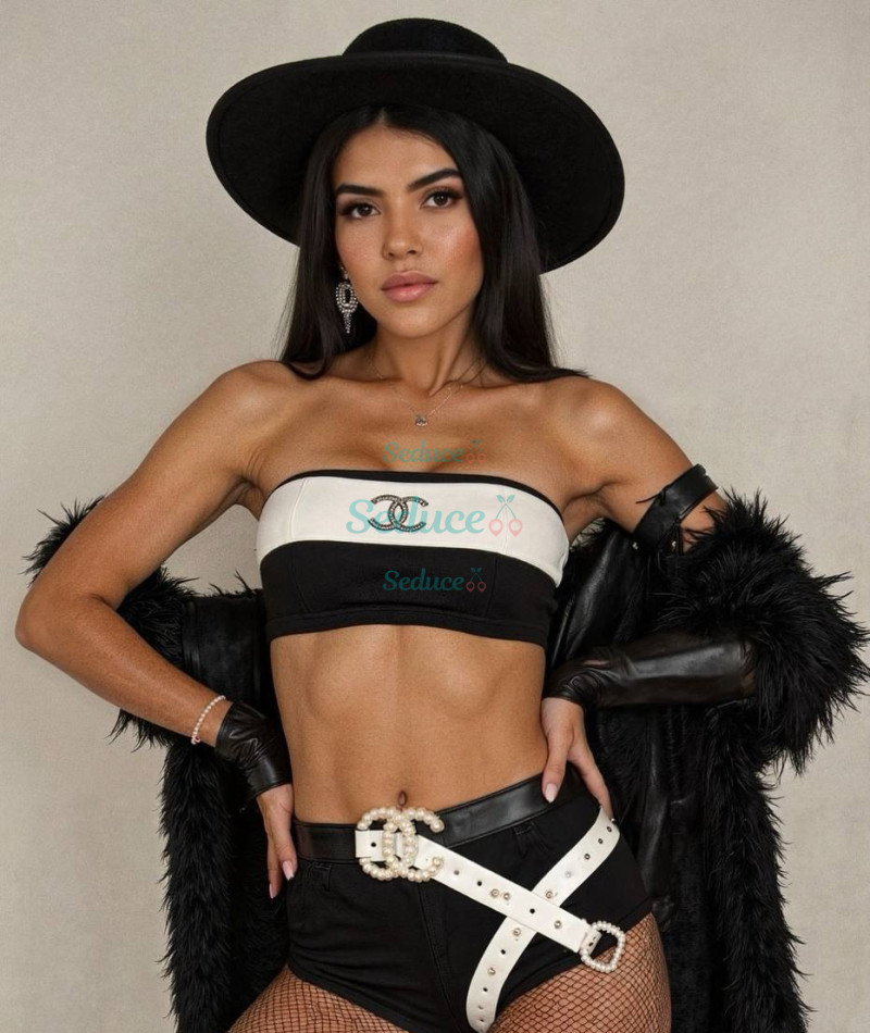 Photo escort girl Lally: the best escort service