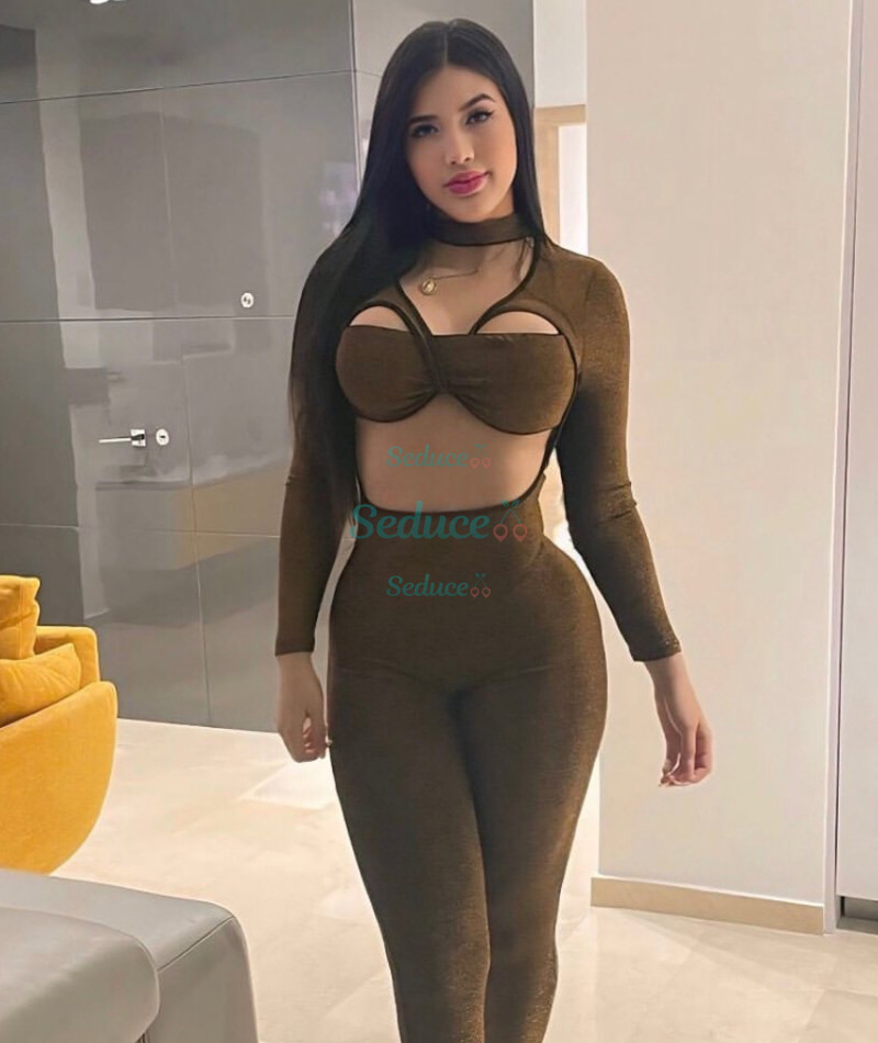 Photo escort girl Daniela: the best escort service
