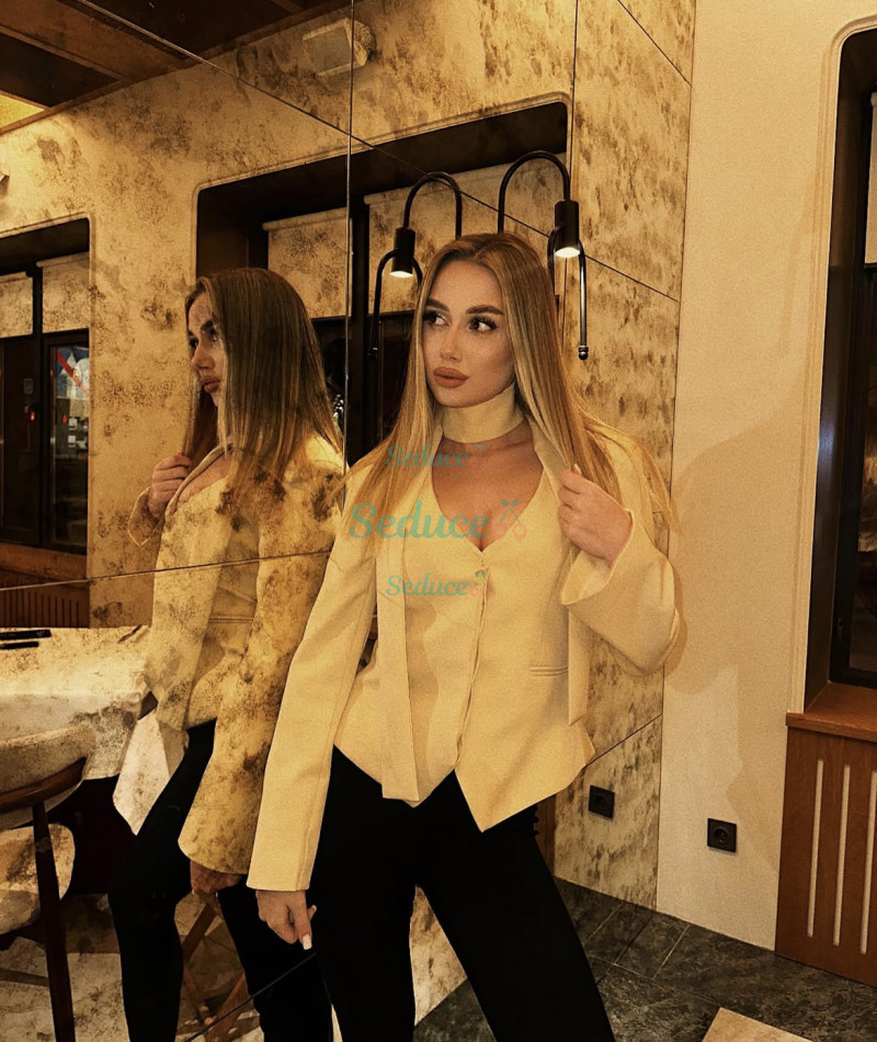 Photo escort girl Korolina Vip: the best escort service
