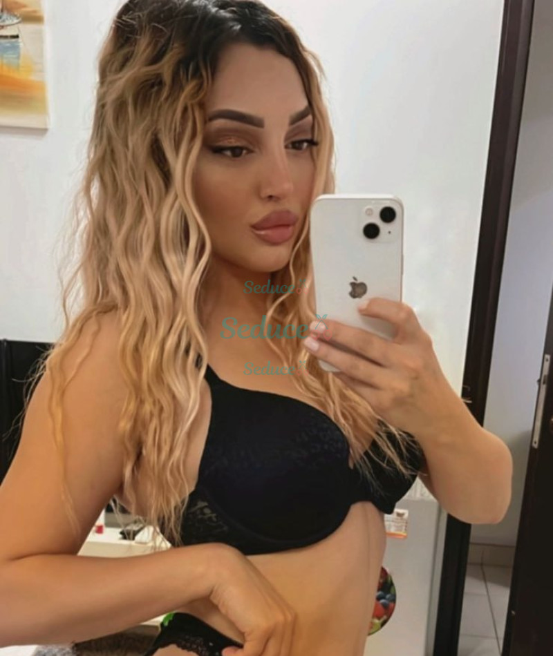 Photo escort girl Houp: the best escort service
