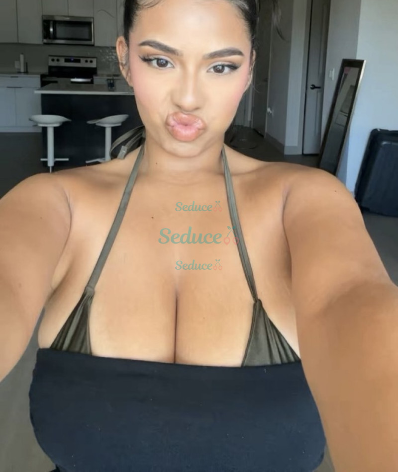 Photo escort girl Daniela: the best escort service