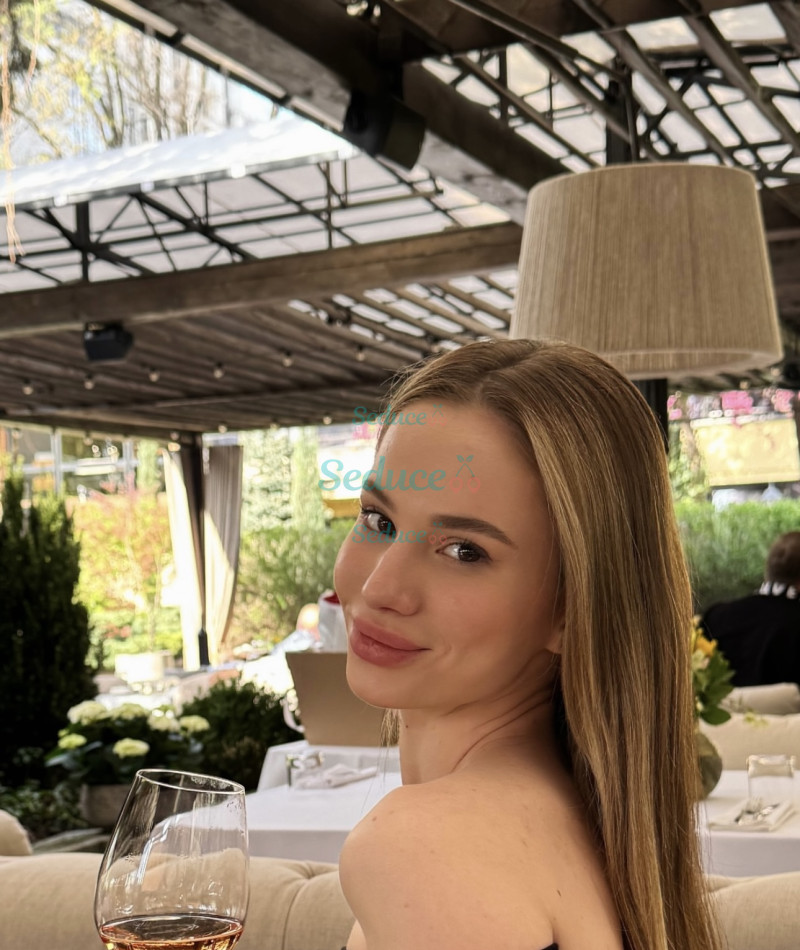 Photo escort girl VIKA: the best escort service