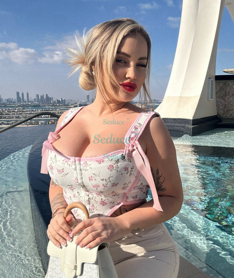 Photo escort girl Nicoll: the best escort service