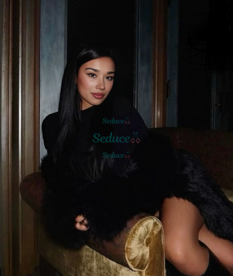 Photo escort girl Emiliya: the best escort service