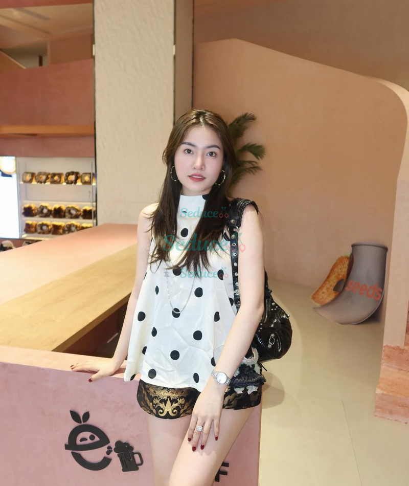 Photo escort girl Bella: the best escort service