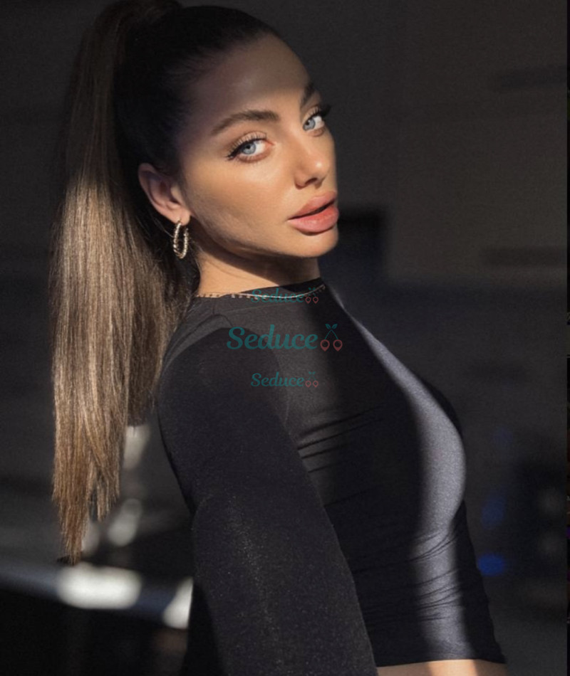Photo escort girl Avrora: the best escort service