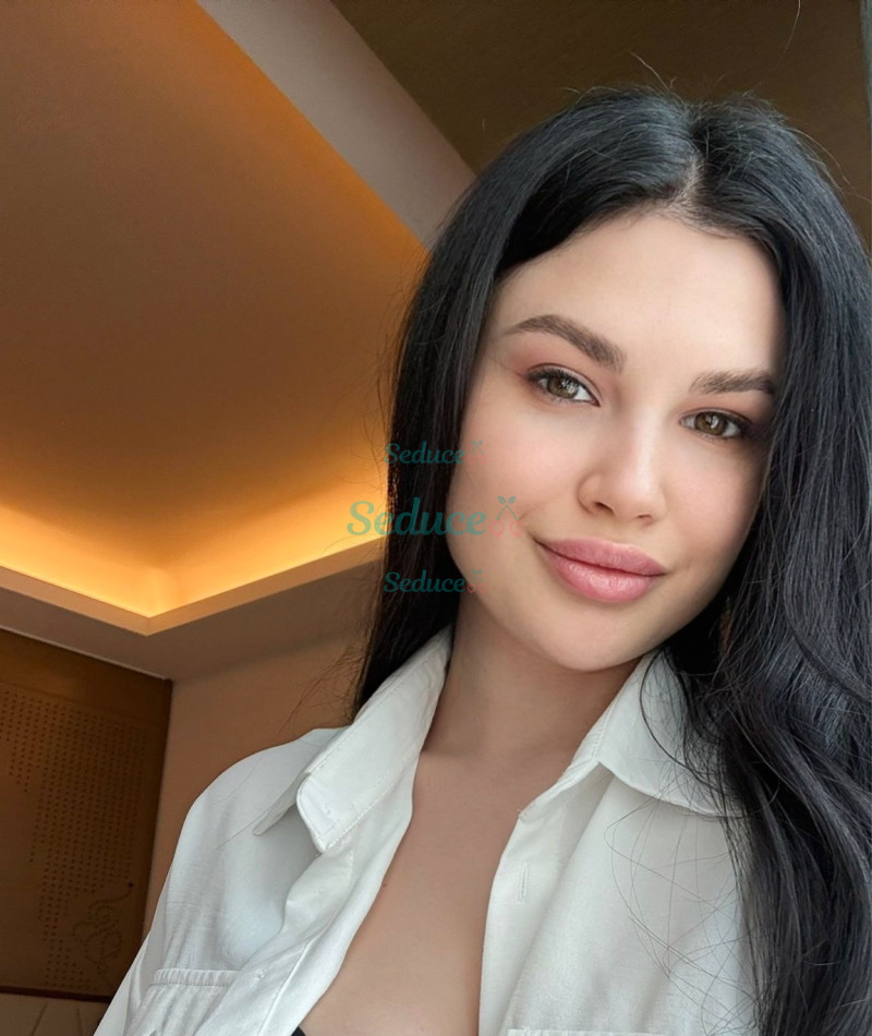 Photo escort girl NINA LUX: the best escort service